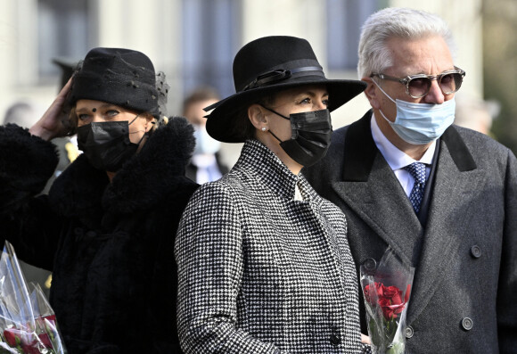 La princesse Delphine, la princesse Claire et le prince Laurent - Les membres de la famille royale de Belgique assistent à la messe annuelle à la mémoire des membres décédés de la Famille royale en l'église Notre-Dame de Laeken à Bruxelles, le 17 février 2022.