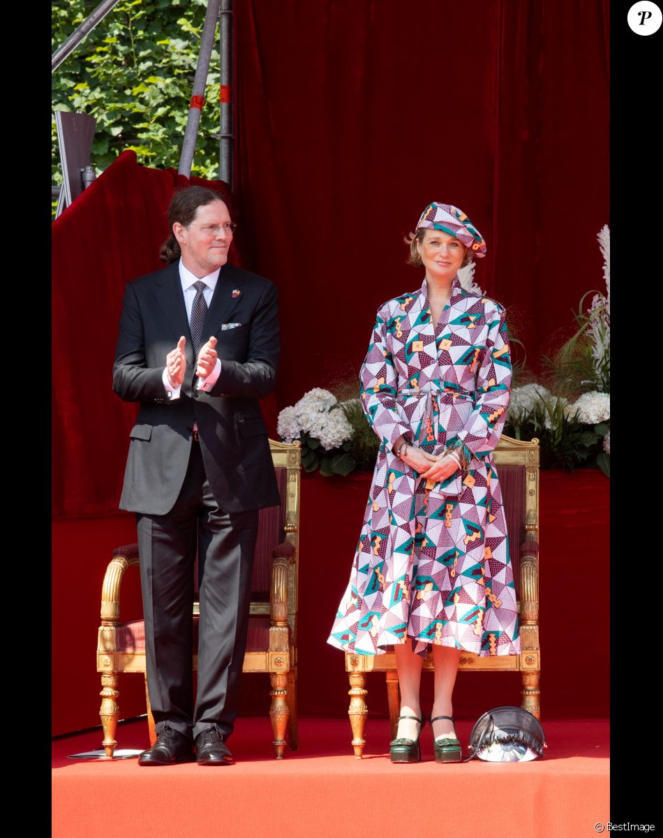 La princesse Delphine de Belgique et son compagnon Jim O'Hare - La famille royale de Belgique assiste au défilé militaire à Bruxelles, à l'occasion de la fête Nationale belge. Belgique, Bruxelles, 21 juillet 2021.