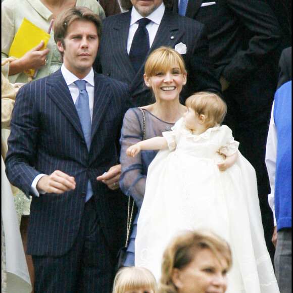 Archives : Emmanuel Philibert de Savoie et Clotilde Courau au baptême de leur fille Luisa en Italie
