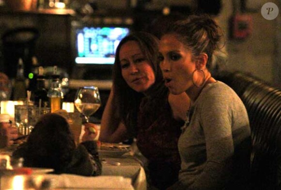 Jennifer Lopez dîne avec son fils Max à Miami
