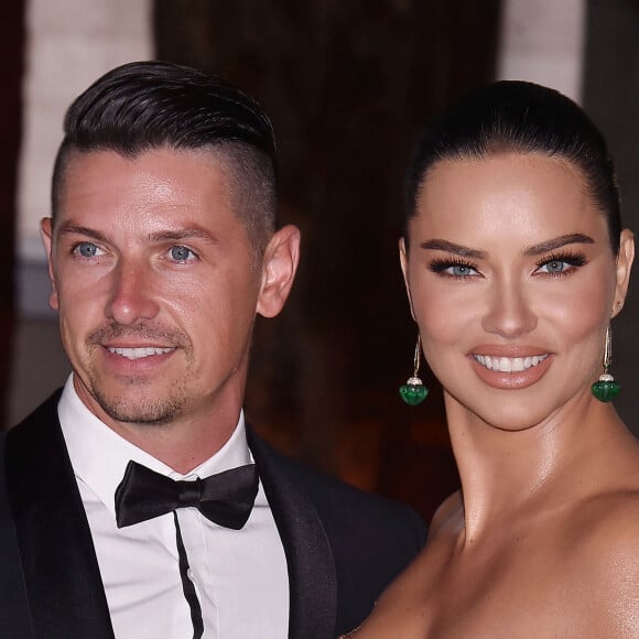 Adriana Lima et son compagnon Andre Lemmers - People à la soirée de gala de l'Academy Museum of Motion Pictures à Los Angeles, le 25 septembre 2021. 