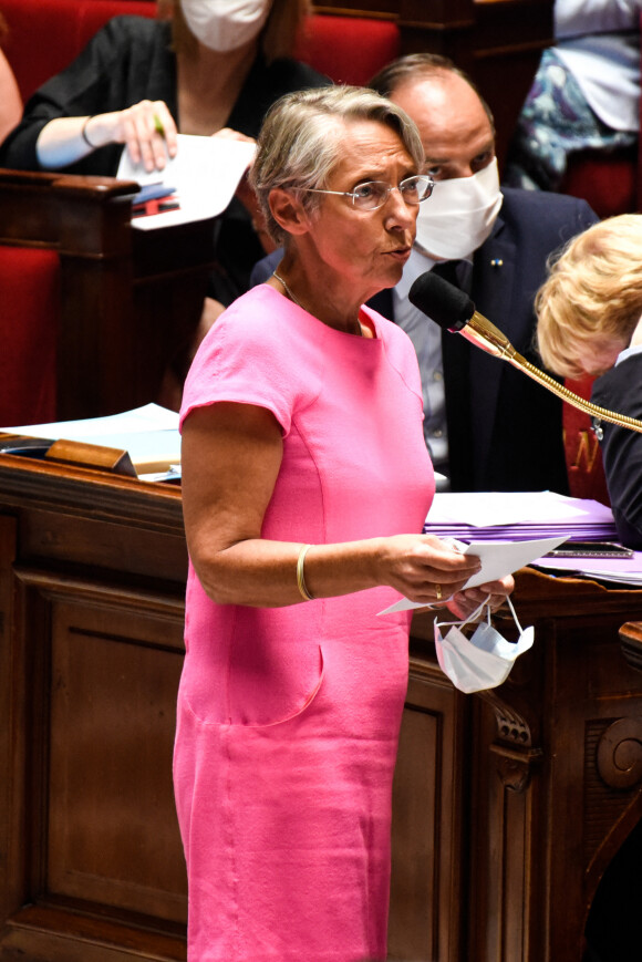 Elisabeth Borne (Chargée des Transports ) - Questions d'actualité au Gouvernement à l'Assemblée nationale à Paris le 23 juin 2020.