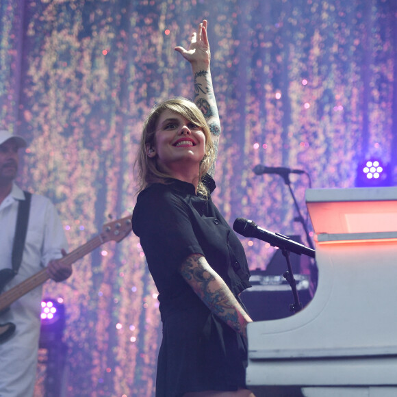 Coeur de Pirate en concert lors du 67ème festival "Nuits du Sud", place du Grand Jardin, à Vence. Le 2 août 2019 © Lionel Urman / Bestimage