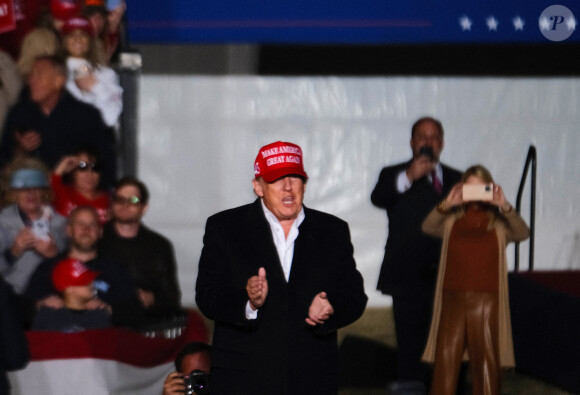 L'ancien président Donald Trump organise un rassemblement Save America au Canyon Moon Ranch à Florence, en Arizona. Florence, le 16 janvier 2022.