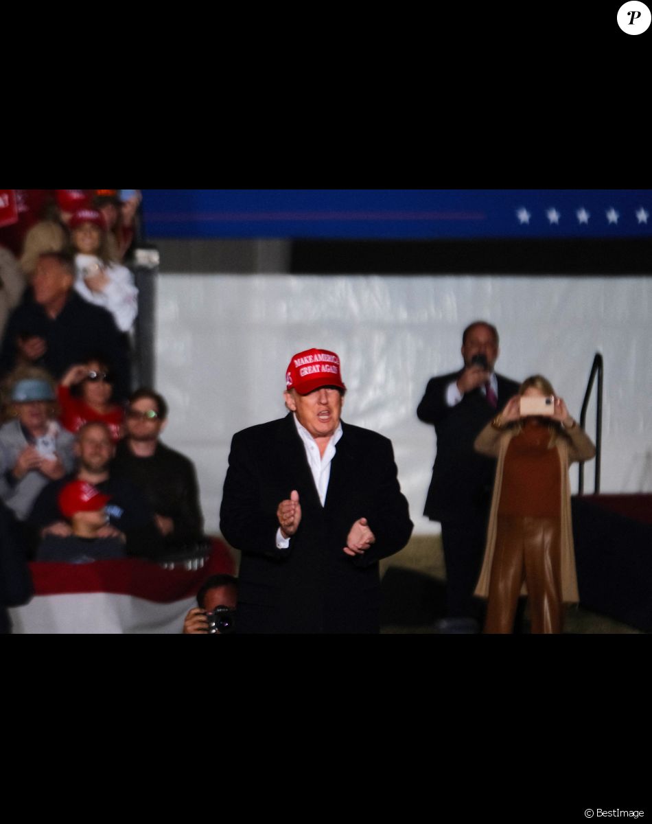 L'ancien président Donald Trump organise un rassemblement Save America au Canyon Moon Ranch à Florence, en Arizona. Florence, le 16 janvier 2022.