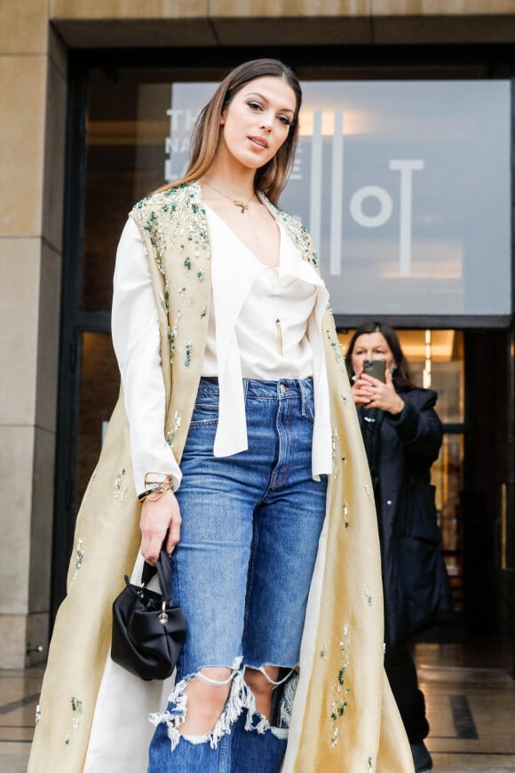 Iris Mittenaere arrive au défilé Stéphane Rolland Haute-Couture 2022 au au palais de Chaillot dans le cadre de la Fashion Week de Paris, France, le 25 janvier 2022. © Veeren-Clovis/Bestimage