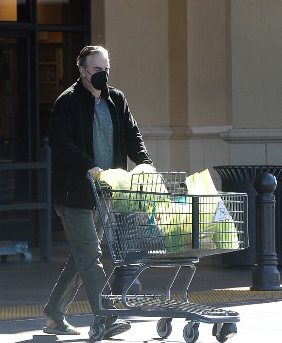 Exclusif - Chris Noth, accusé d'agression sexuelle, fait des courses à Los Angeles