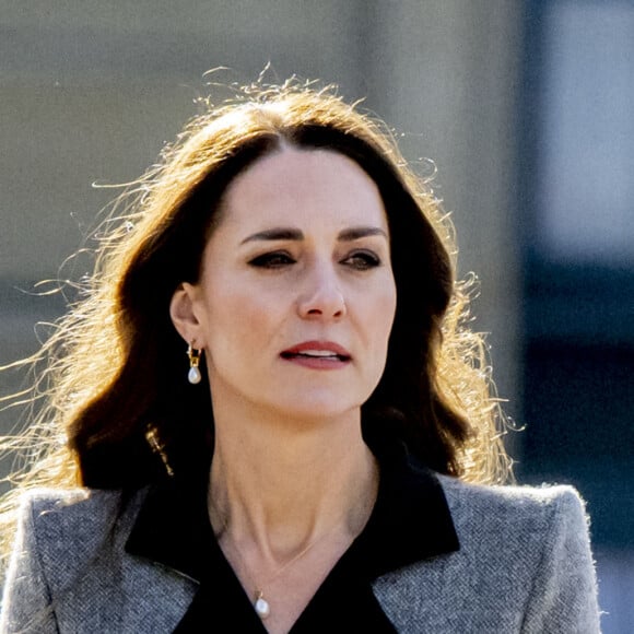 Catherine (Kate) Middleton, duchesse de Cambridge, est accueillie par la reine Margrethe II et la princesse héritière Mary de Danemark lors d'une audience au palais Christian IX, à Copenhague, au Danemark, le 23 février 2022.