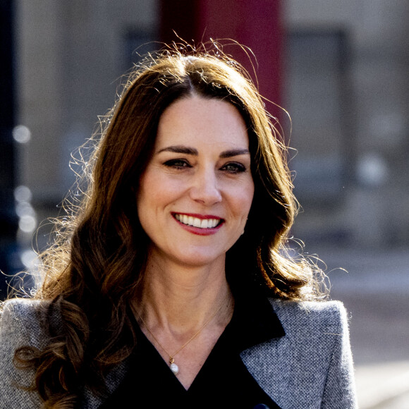 Catherine (Kate) Middleton, duchesse de Cambridge, est accueillie par la reine Margrethe II et la princesse héritière Mary de Danemark lors d'une audience au palais Christian IX, à Copenhague, au Danemark, le 23 février 2022.