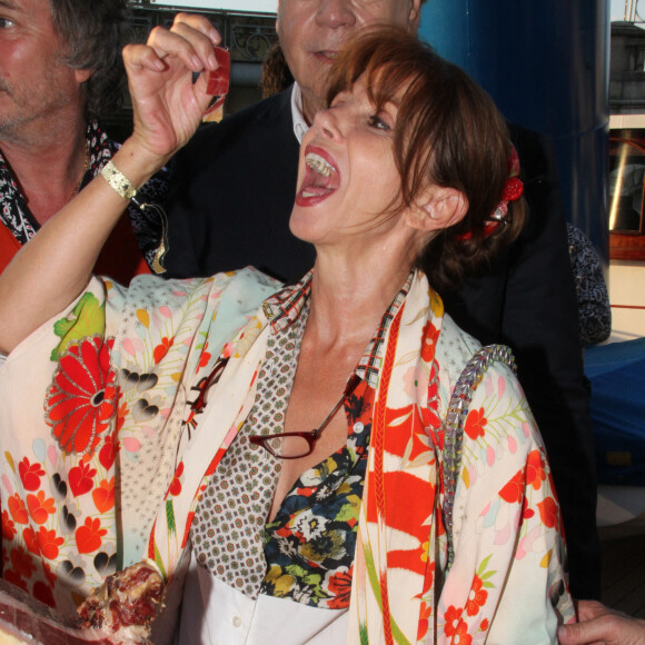 Daniel Lauclair, Victoria Abril et guest - 6ème édition du Trophée de la Pétanque Gastronomique au Paris Yacht Marina à Paris, France, le 28 juin 2018. © Philippe Baldini/Bestimage