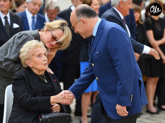 Bernadette Chirac, sa fille Claude Bernard et Bernard Cazeneuve - Hommage national à Simone Veil (femme politique et rescapée de la Shoah) dans la cour d'Honneur des Invalides à Paris, France, le 5 juillet 2017. Simone Veil reposera avec son mari au Panthéon. © Christian Liewig/Pool/ Bestimage