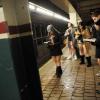 Ces gens prennent le métro sans pantalon