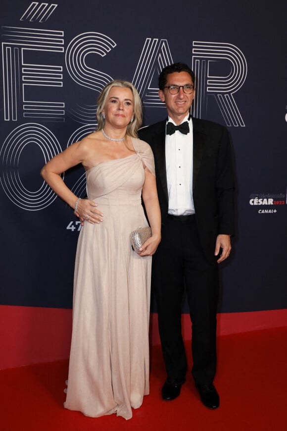 Maxime Saada et sa femme Sylvie - Photocall de la 47ème édition de la cérémonie des César à l'Olympia à Paris, le 25 février 2022. © Borde-Jacovides/Bestimage 