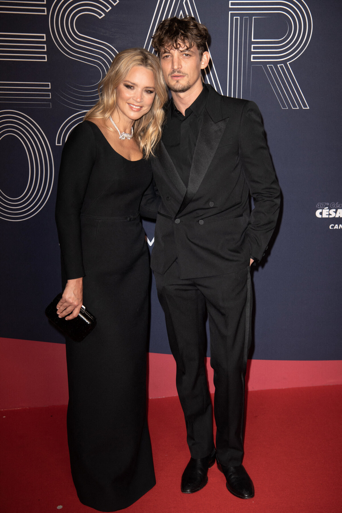 Photo : Virginie Efira Et Niels Schneider Sur Le Tapis Rouge De La 47e ...