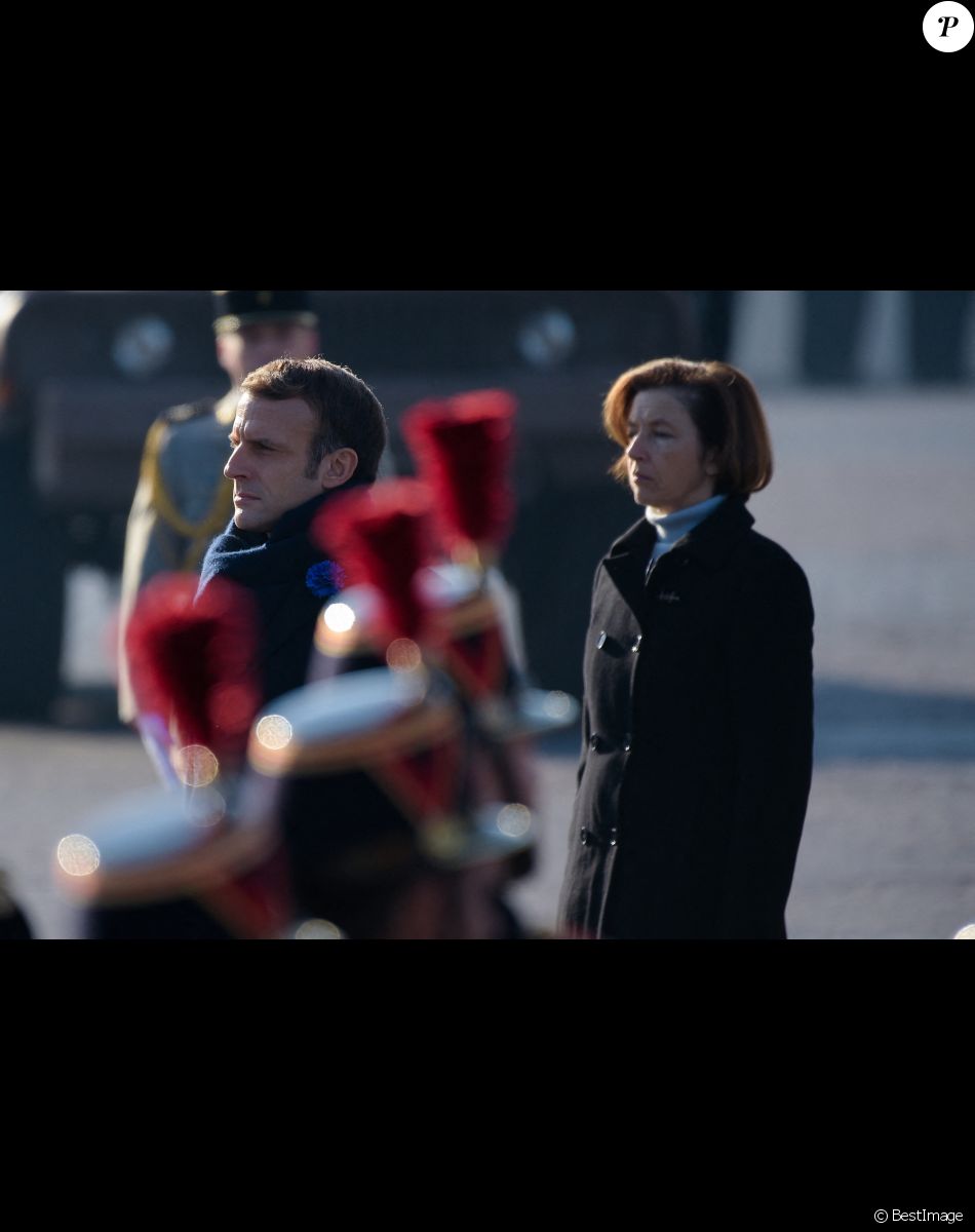 Emmanuel Macron (président de la Republique)Florence Parly (Ministre des Armées) - Le président de la République française lors de la commémoration marquant le 103ème anniversaire de l'armistice du 11 novembre 1918, mettant fin à la Première Guerre mondiale (WWI) à l'Arc de Triomphe à Paris. Le 11 novembre 2021 © Federico Pestellini / Panoramic