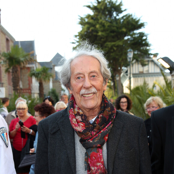 Jean Rochefort (président du jury) - Les membres du jury posent lors de l'édition 2015 du Festival du Film Britannique de Dinard, le 2 octobre 2015. 
