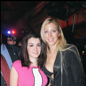Jenifer et Loana en soirée au VIP Room de Cannes en 2002.