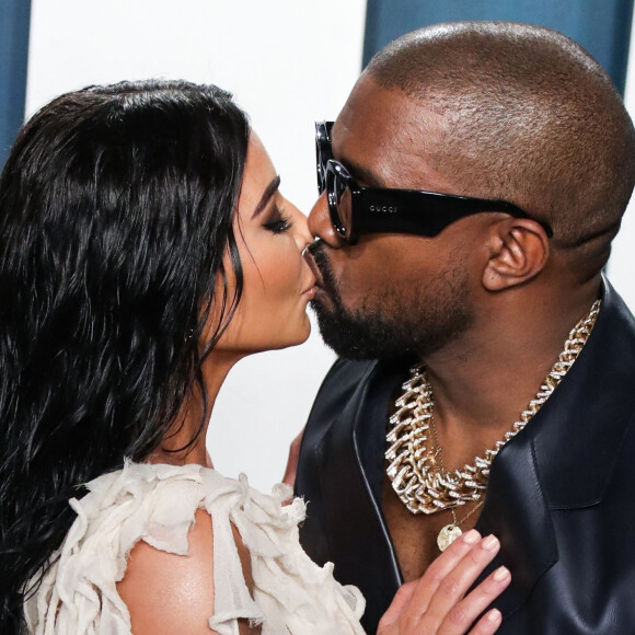 Kim Kardashian et son mari Kanye West - People à la soirée "Vanity Fair Oscar Party" après la 92ème cérémonie des Oscars 2020 au Wallis Annenberg Center for the Performing Arts à Los Angeles, le 9 février 2020. 