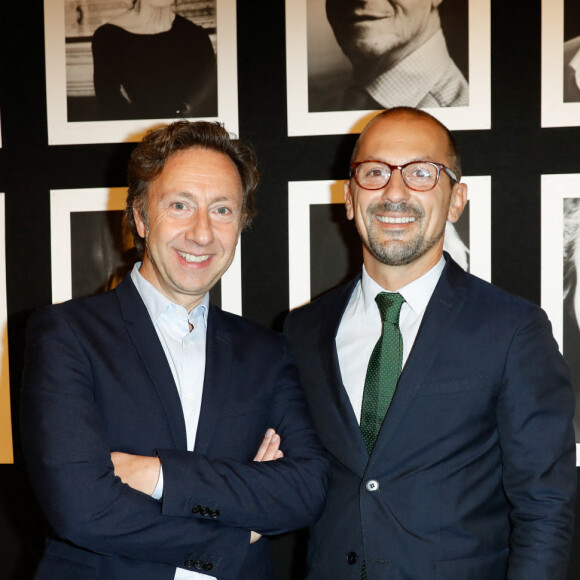 Exclusif - Stéphane Bern et son compagnon Lionel Bounoua - Vernissage de l'exposition photographique "3 Cartes Blanches" des photographes B. Didier, M. Motto et A. Ralli au Loft Sévigné à Paris, France, le 10 octobre 2017. © Marc Ausset-Lacroix/Bestimage 