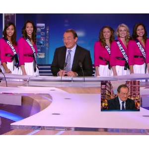 Jean-Pierre Pernaut entouré des candidates au titre de Miss France sur le plateau de TF1