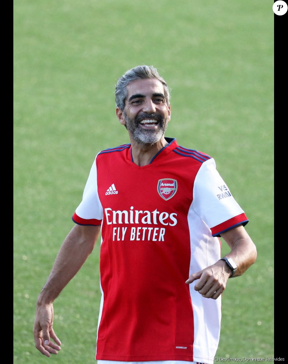 Ary Abittan - Les VIP avaient répondu présent au match amical de football entre amis, organisé par J.C.Darmon, au profit de l'association "Plus fort la vie" au stade Marcel Aubour de Saint-Tropez, Côte d'Azur, le 7 août 2021. © Dominique Jacovides/Bestimage