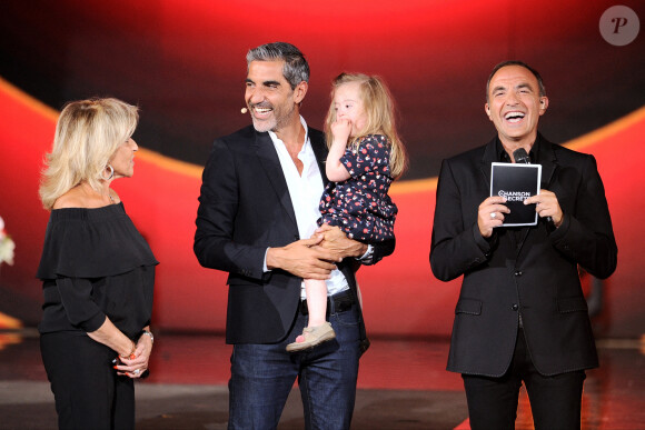 Exclusif - Ary Abittan, Marlène Abittan (mère), Naomi Roux et Nikos Aliagas - Enregistrement de l'émission "La Chanson secrète 8" à la Seine musicale à Paris, diffusée le 4 septembre sur TF1 © Gaffiot-Moreau / Bestimage