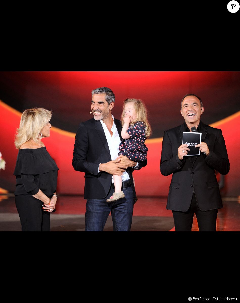 Exclusif - Ary Abittan, Marlène Abittan (mère), Naomi Roux et Nikos Aliagas - Enregistrement de l'émission "La Chanson secrète 8" à la Seine musicale à Paris, diffusée le 4 septembre sur TF1 © Gaffiot-Moreau / Bestimage