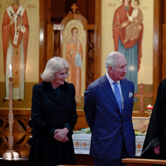 Le prince Charles, prince de Galles, et Camilla Parker Bowles, duchesse de Cornouailles, lors d'une visite à la cathédrale catholique ukrainienne de Londres, Royaume Uni, le 2 mars 2022.