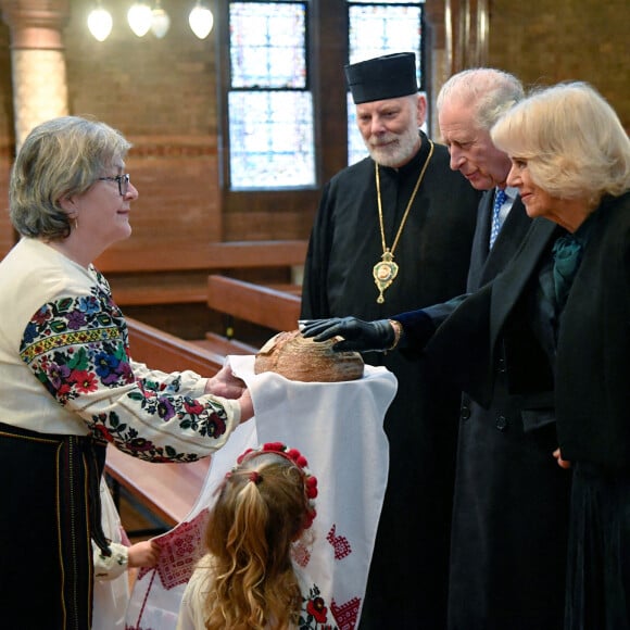 Le prince Charles, prince de Galles, et Camilla Parker Bowles, duchesse de Cornouailles, lors d'une visite à la cathédrale catholique ukrainienne de Londres, Royaume Uni, le 2 mars 2022.