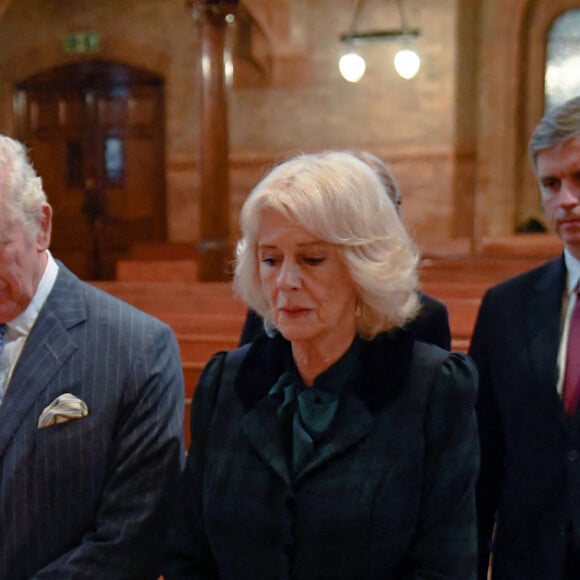 Le prince Charles, prince de Galles, et Camilla Parker Bowles, duchesse de Cornouailles, lors d'une visite à la cathédrale catholique ukrainienne de Londres, Royaume Uni, le 2 mars 2022.