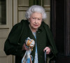 La reine Elisabeth II quitte Sandringham House, qui est la résidence de la reine à Norfolk, après une réception avec des représentants de groupes communautaires locaux pour célébrer le début du Jubilé de platine.