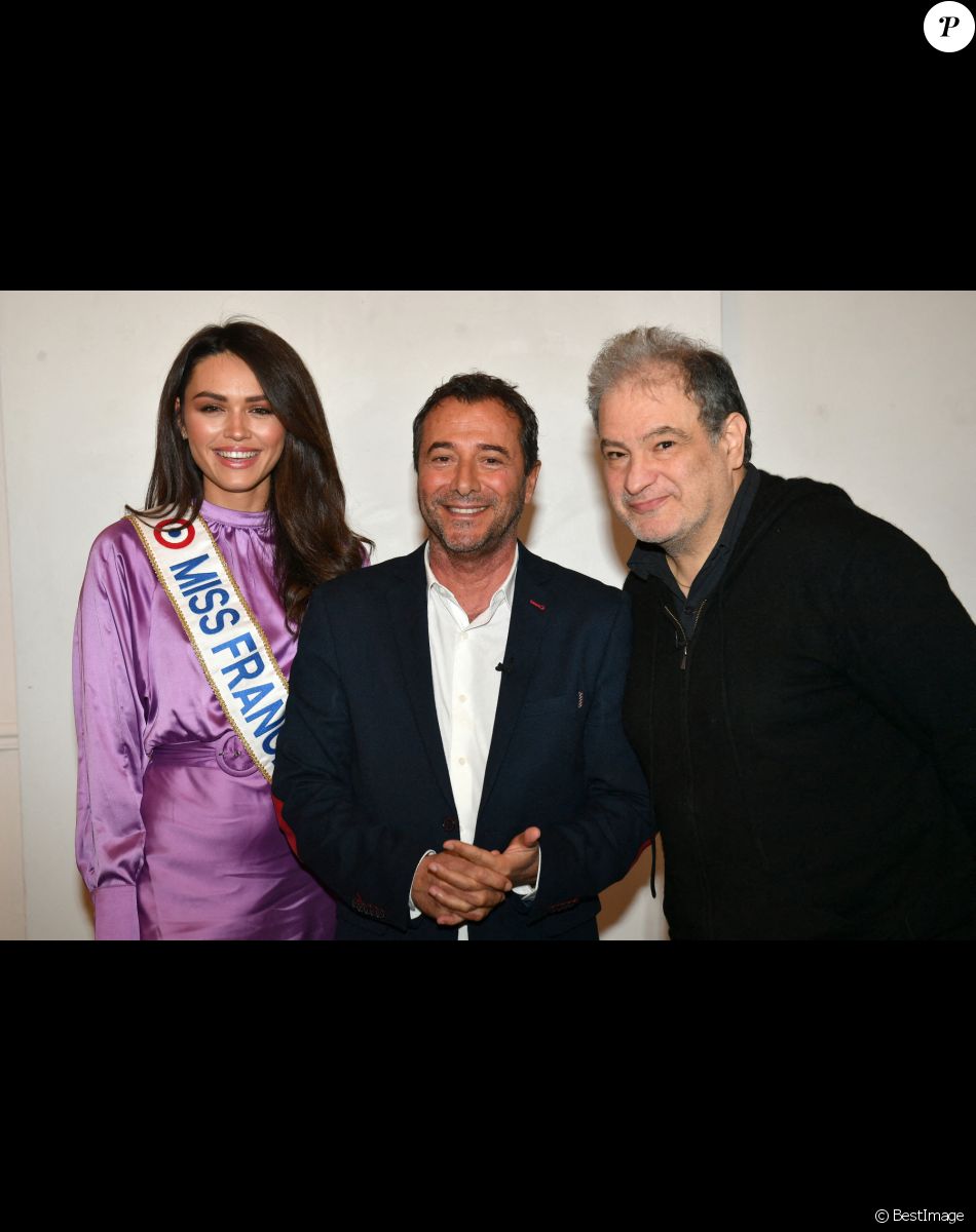 Exclusif - Raphaël Mezrahi, Diane Leyre (Miss France 2022) et Bernard Montiel - - Raphaël Mezrahi, Diane Leyre (Miss France 2022) et Laëtitia Barlerin dans les coulisses de l'enregistrement de l'émission "Animaux stars" présentée par Bernard Montiel sur la chaîne Animaux TV, le 16 février 2022. © Veeren / Bestimage