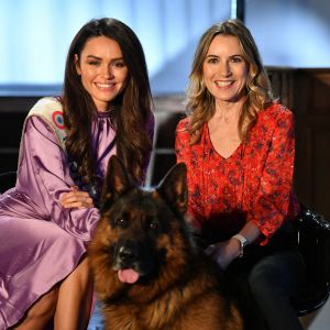 Diane Leyre (Miss France 2022) et Laëtitia Barlerin - Diane Leyre (Miss France 2022) et Laëtitia Barlerin lors de l'enregistrement de l'émission "Animaux stars" présentée par Bernard Montiel sur la chaîne Animaux TV et diffusée le 5 mars 2022 à 17 h 30. Le 16 février 2022. © Veeren / Bestimage