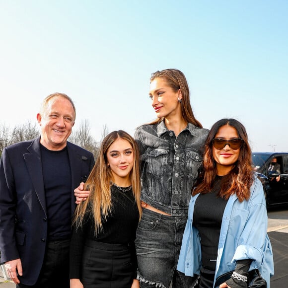 Exclusif - François-Henri Pinault, Paloma Pinault, Mathilde Pinault et Salma Hayek - Arrivées au défilé Balenciaga Automne/Hiver 2022/2023 lors de la Fashion Week de Paris au Bourget à Paris, France, le 6 mars 2022. © Da Silva-Perusseau/Bestimage