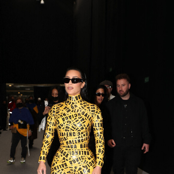 Exclusif - Kim Kardashian assiste au défilé Balenciaga Automne/Hiver 2022/2023 lors de la Fashion Week de Paris au Bourget à Paris, France, le 6 mars 2022. © Da Silva-Perusseau/Bestimage