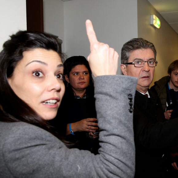 Jean-Luc Mélenchon, candidat à l'élection présidentielle de la "France Soumise" et sa conseillère et compagne Sophia Chikirou sur le plateau du ''Grand Débat'' des 11 candidats à l'élection présidentielle organisé par les chaînes de télévision BFM TV et CNews, à La Plaine-Saint-Denis, banlieue parisienne, France, le 4 avril 2017