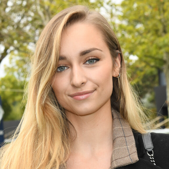 Emma Smet - People au Qatar Prix de l'Arc de Triomphe sur l'hippodrome de Longchamp à Paris © Coadic Guirac.Bestimage
