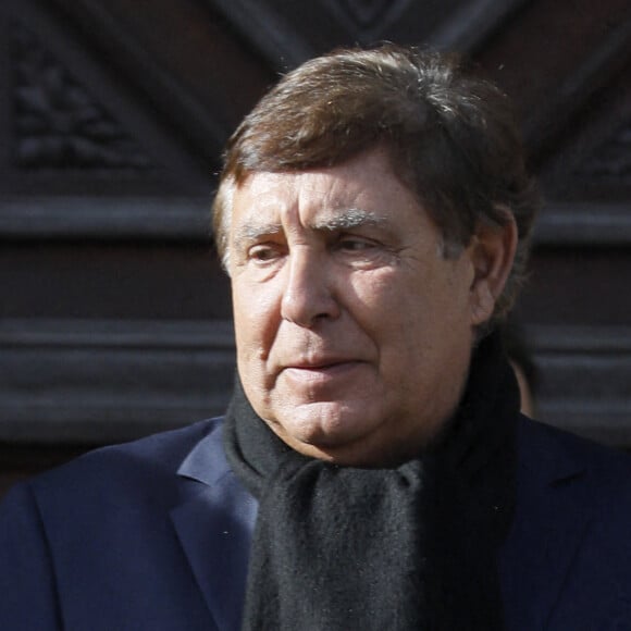 Jean-Pierre Foucault - Sorties des obsèques de Etienne Mougeotte en l'église Saint-François-Xavier à Paris. Le 13 octobre 2021 © Jacovides-Clovis / Bestimage