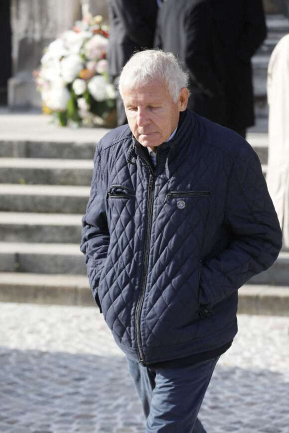 Patrick Poivre d'Arvor (PPDA) - Sorties des obsèques de Etienne Mougeotte en l'église Saint-François-Xavier à Paris. Le 13 octobre 2021 © Jacovides-Clovis / Bestimage