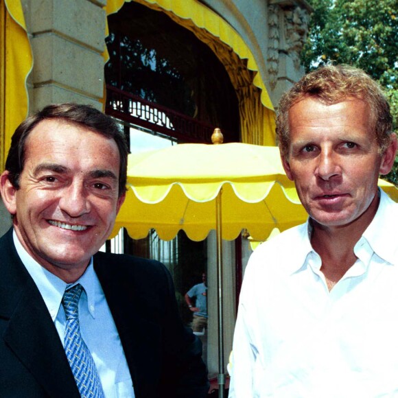 Jean-Pierre Pernaut et Patrick Poivre d'Arvor lors d'un événement TF1 en 1999.