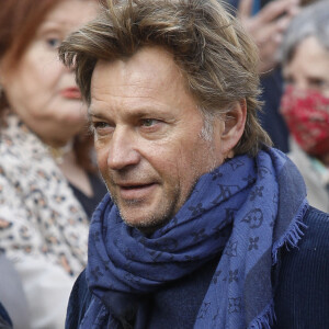 Laurent Delahousse - Obsèques de Jean-Pierre Pernaut en la Basilique Sainte-Clotilde à Paris le 9 mars 2022. © Denis Guignebourg/ Bestimage