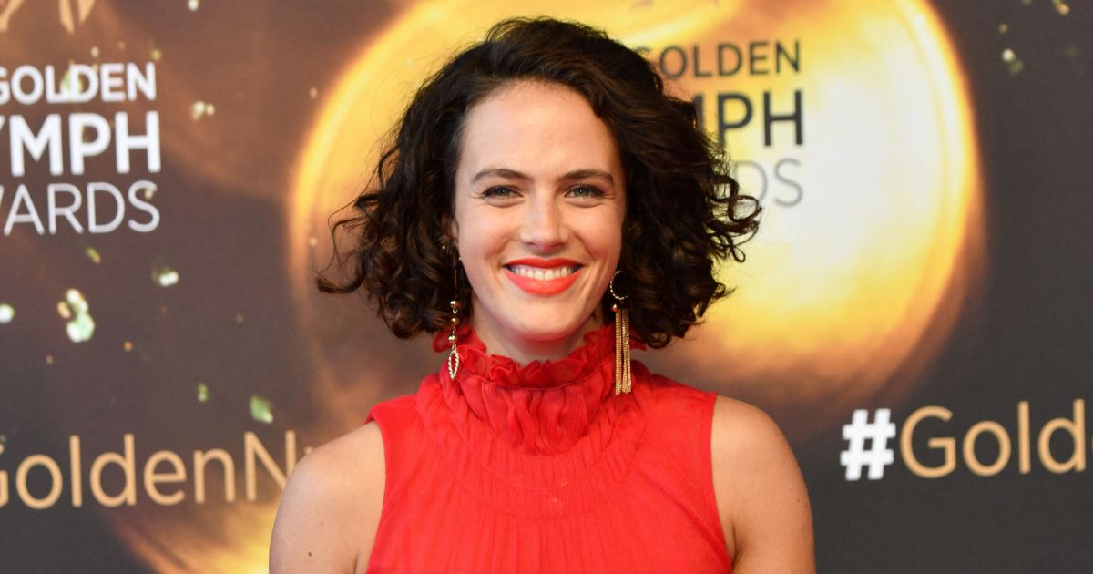 Jessica Brown Findlay The Star Of Downton Abbey Recounts Her Obstacle Course To Become A Mother 