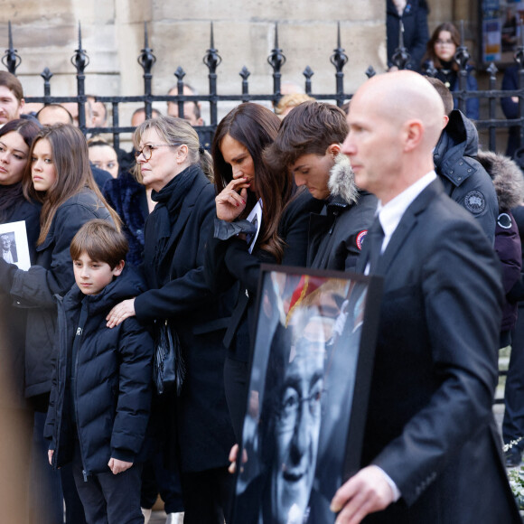 Nathalie Marquay et son fils Tom - La famille de Jean-Pierre Pernaut à la sortie des obsèques en la Basilique Sainte-Clotilde à Paris le 9 mars 2022. © Cyril Moreau/Bestimage