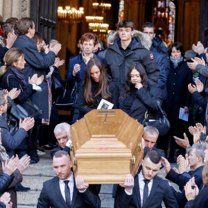 Nathalie Marquay et ses enfants Lou et Tom - La famille de Jean-Pierre Pernaut à la sortie des obsèques en la Basilique Sainte-Clotilde à Paris le 9 mars 2022. © Cyril Moreau/Bestimage