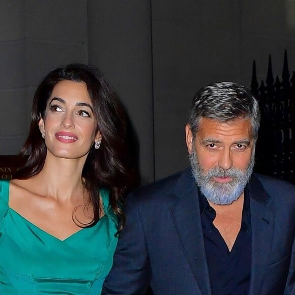 George Clooney et sa femme Amal Alamuddin Clooney à la sortie de la soirée caritative International Law benefit à The Frick Collection à New York, le 1er octobre 2019 