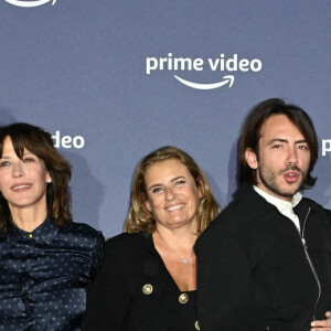 Exclusif - Djanis Bouzyani, Sophie Marceau, Lisa Azuelos et Colin Woodell assistent à l'avant-première du film "I Love America" au Centquatre. Paris, le 10 mars 2022. © Coadic Guirec/Bestimage