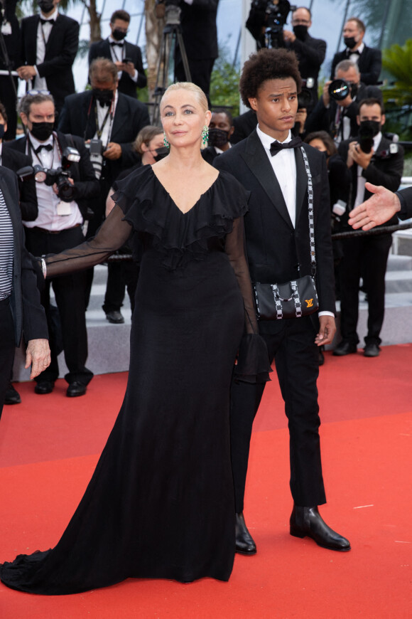 Emmanuelle Béart, guest - Montée des marches du film " Les intranquilles " lors du 74ème Festival International du Film de Cannes. Le 16 juillet 2021 © Borde-Jacovides-Moreau / Bestimage 