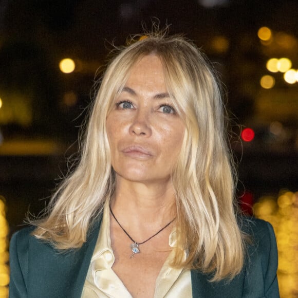 Emmanuelle Béart - Photocall du défilé de mode prêt-à-porter printemps-été 2021 "AMI Alexandre Mattiussi" sur le pont de Sully à Paris. Le 3 octobre 2020 © Olivier Borde / Bestimage 