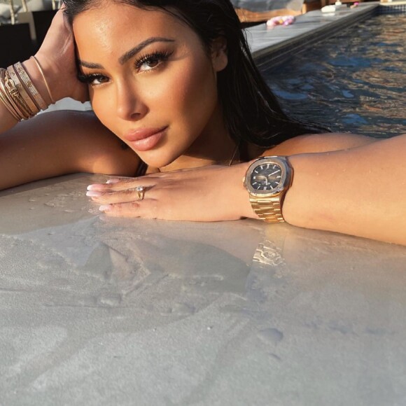 Maeva Ghennam, star de télé-réalité, s'affiche sublime sur Instagram.