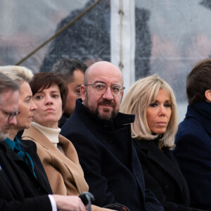 Ursula Von der Leyen, Présidente de la Commission européenne, Amélie Derbaudrenghien, Charles Michel, Président du Conseil européen, la première dame Brigitte Macron, le président Emmanuel Macron lors de la cérémonie en hommage aux victimes du terrorisme au Grand Trianon à Versailles en marge du sommet informel des 27 le 11 mars 2022